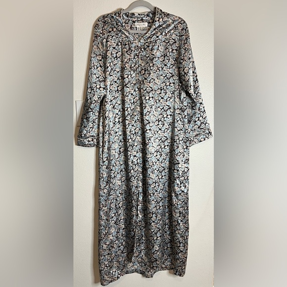 🌸 Vintage Christian Dior Floral Satin Robe – Saks Fifth Avenue 🌸 - Picture 1 of 7